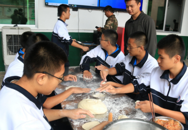 引導(dǎo)學(xué)生在實際問題解決中錘煉身手推動差異化教育和個性化指導(dǎo)