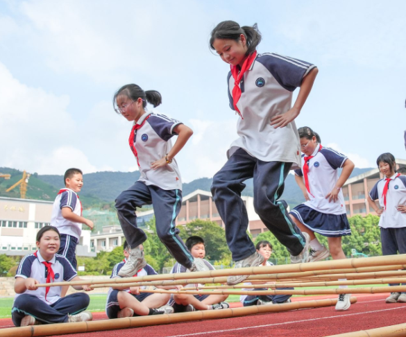 構建全方位德育網絡打造家校社共育教聯體守護青少年健康成長