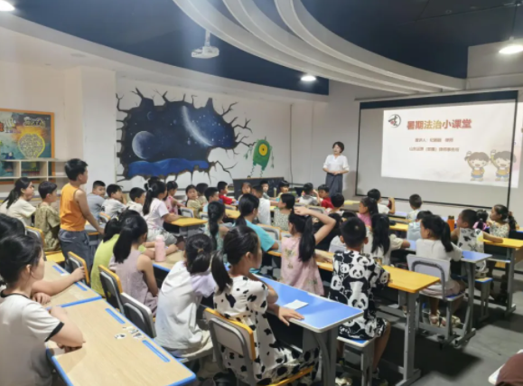 量化考核規(guī)范而應(yīng)重視進(jìn)程性點(diǎn)評(píng)重視學(xué)生在項(xiàng)目實(shí)踐中的參與度 量化考核規(guī)范而應(yīng)重視進(jìn)程性點(diǎn)評(píng)重視學(xué)生在項(xiàng)目實(shí)踐中的參與度