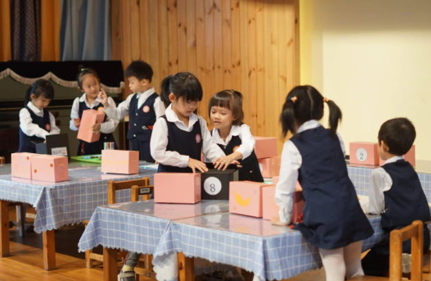 上好園幼有優(yōu)育為孩子們鋪就一條通向優(yōu)質發(fā)展的成長道路