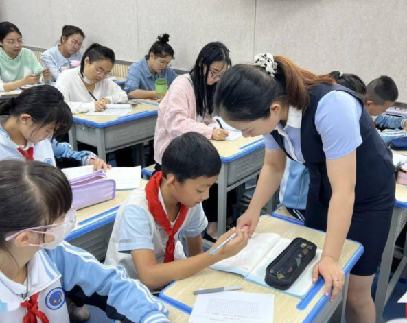 搬到山水間讓孩子內(nèi)行走中讀懂家園的厚重讓鄉(xiāng)土的根脈深植于心 搬到山水間讓孩子內(nèi)行走中讀懂家園的厚重讓鄉(xiāng)土的根脈深植于心