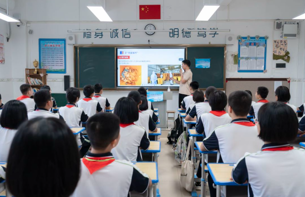 實(shí)施中考高考?xì)w納變革構(gòu)建有利于學(xué)生健康成長(zhǎng)的人才培養(yǎng)系統(tǒng)