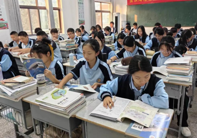 實(shí)施中考高考?xì)w納變革構(gòu)建有利于學(xué)生健康成長(zhǎng)的人才培養(yǎng)系統(tǒng)