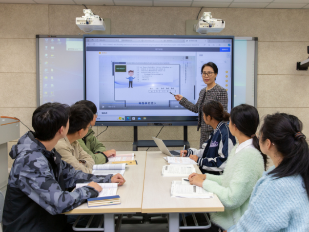 為學生開辟寬廣開展空間職業教育是終身教育系統的重要環節 為學生開辟寬廣開展空間職業教育是終身教育系統的重要環節